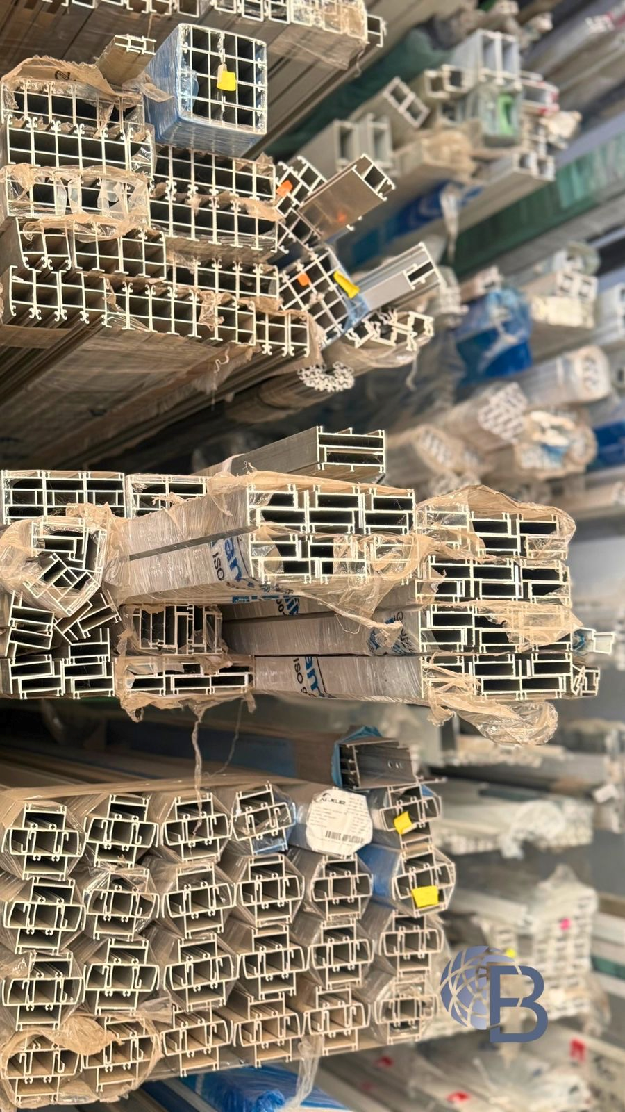 Stock de perfiles blancos